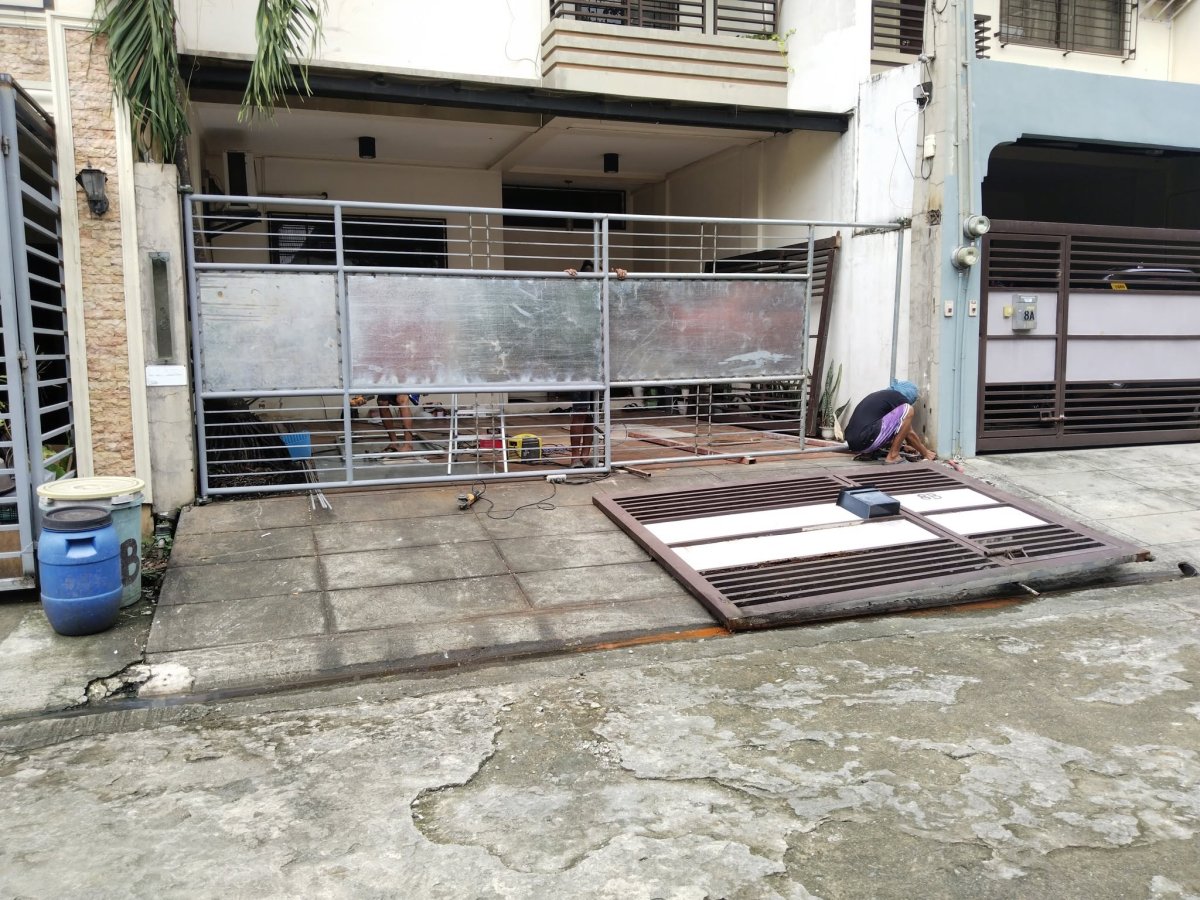 Gate fabrication