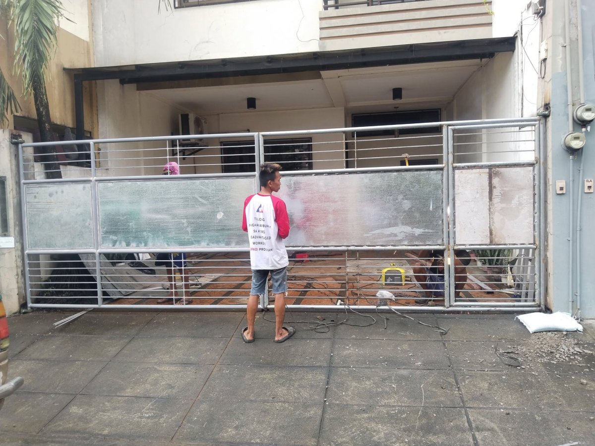 Gate fabrication