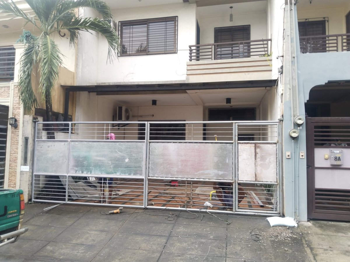 Gate fabrication